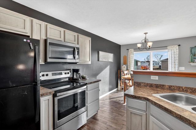 1627 Redwood Drive, Janesville, WI 53548