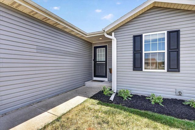 1627 Redwood Drive, Janesville, WI 53548