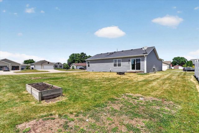 1627 Redwood Drive, Janesville, WI 53548