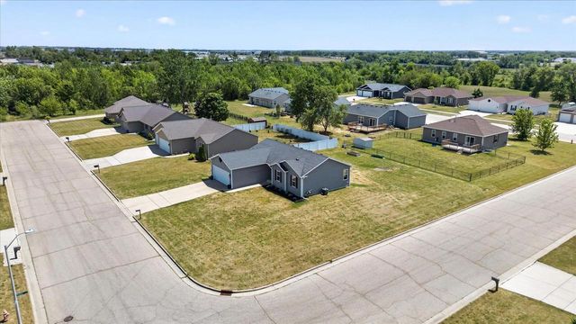 1627 Redwood Drive, Janesville, WI 53548
