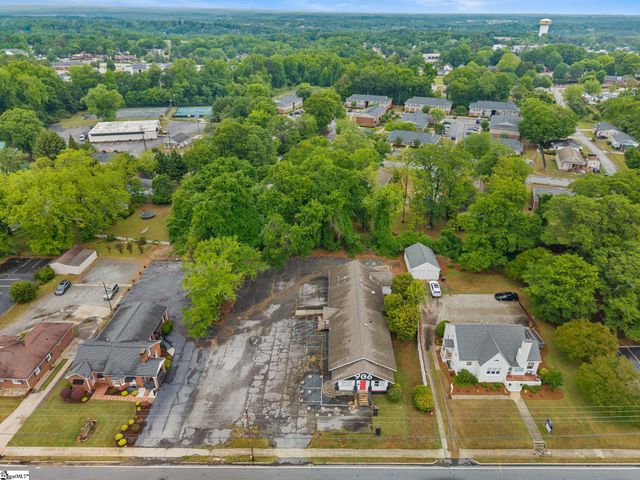 906 W Poinsett Street, Greer, SC 29650