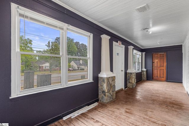 906 W Poinsett Street, Greer, SC 29650