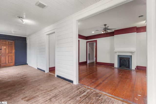 906 W Poinsett Street, Greer, SC 29650