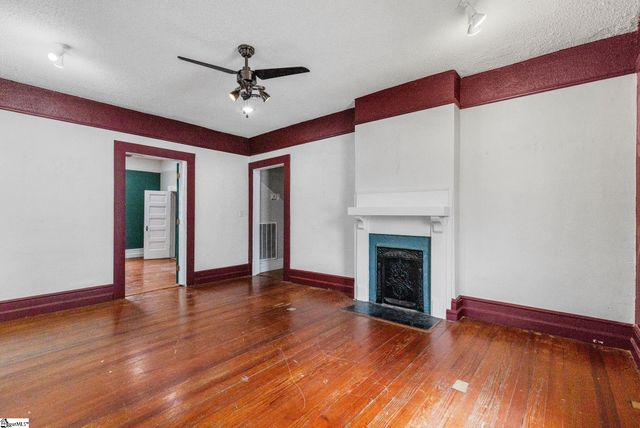 906 W Poinsett Street, Greer, SC 29650