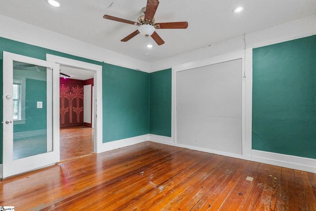 906 W Poinsett Street, Greer, SC 29650
