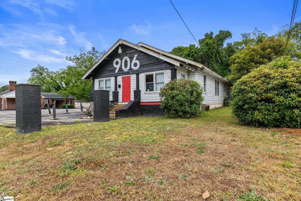 906 W Poinsett Street, Greer, SC 29650