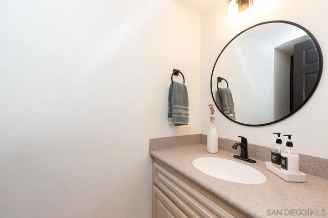 1230 Wren Gln, Escondido, CA 92026