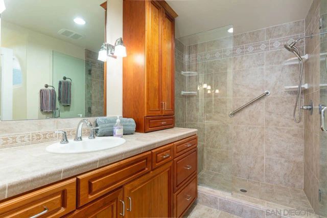 1230 Wren Gln, Escondido, CA 92026