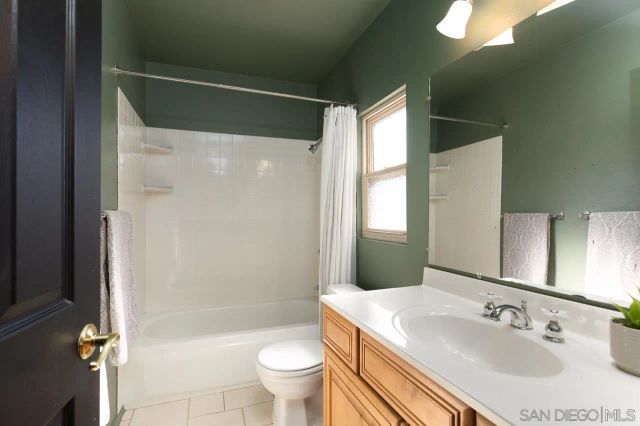 1230 Wren Gln, Escondido, CA 92026