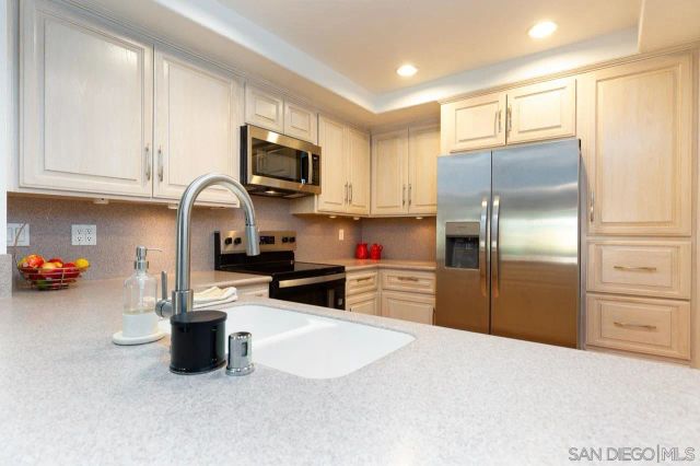 1230 Wren Gln, Escondido, CA 92026