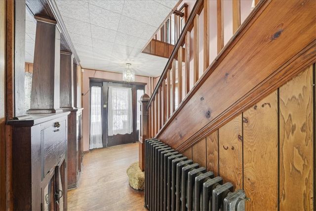 1060 Phillips St, Baden, PA 15005