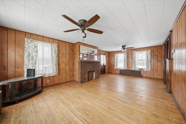 1060 Phillips St, Baden, PA 15005