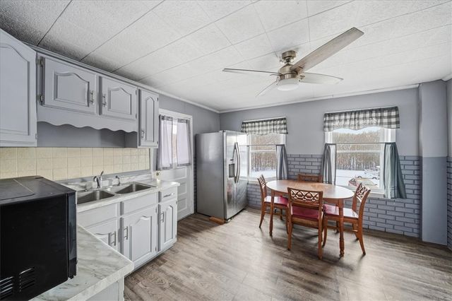 1060 Phillips St, Baden, PA 15005