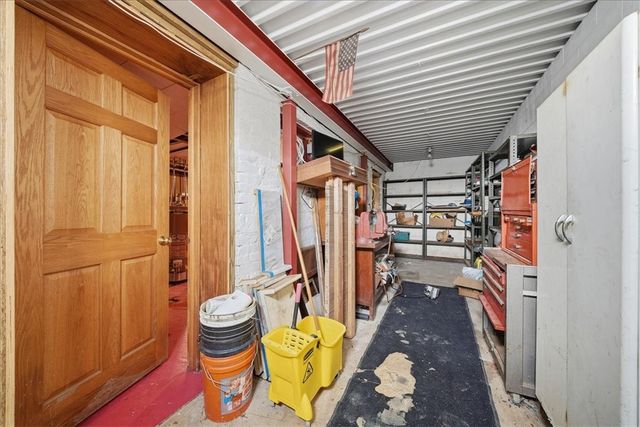 1060 Phillips St, Baden, PA 15005