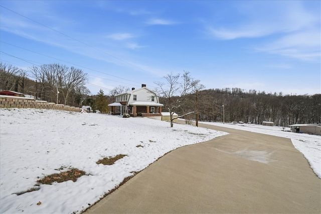 1060 Phillips St, Baden, PA 15005