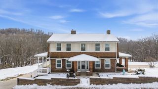 1060 Phillips St, Baden, PA 15005