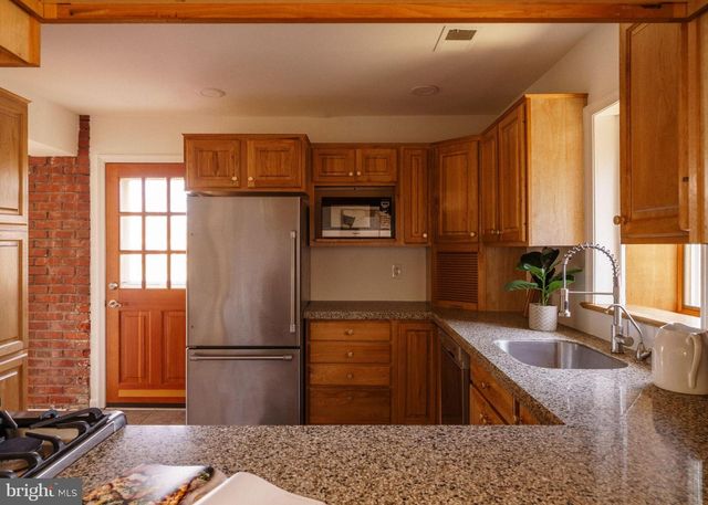 3010 FOXX LN, Philadelphia, PA 19144