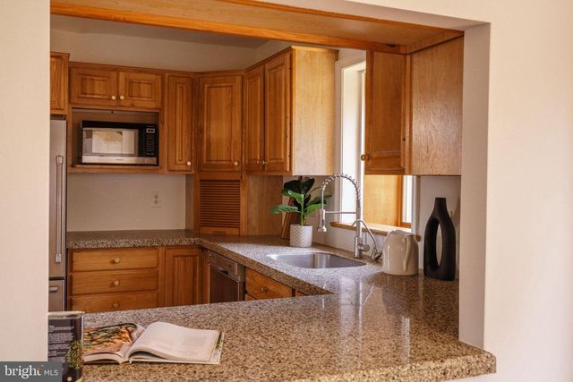 3010 FOXX LN, Philadelphia, PA 19144