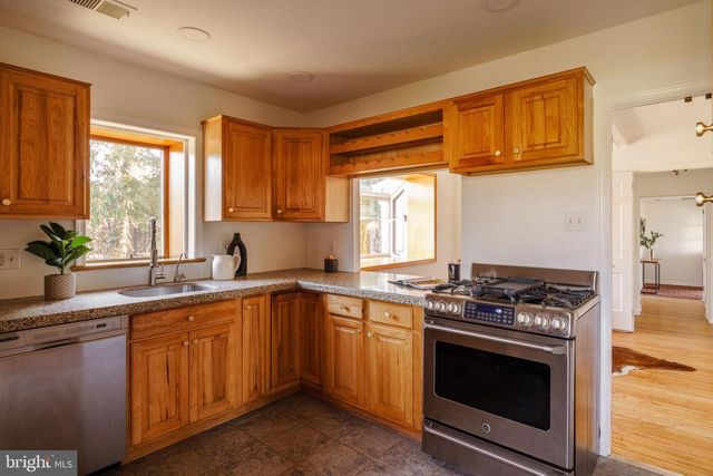 3010 FOXX LN, Philadelphia, PA 19144