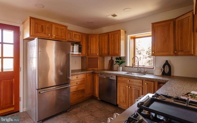 3010 FOXX LN, Philadelphia, PA 19144