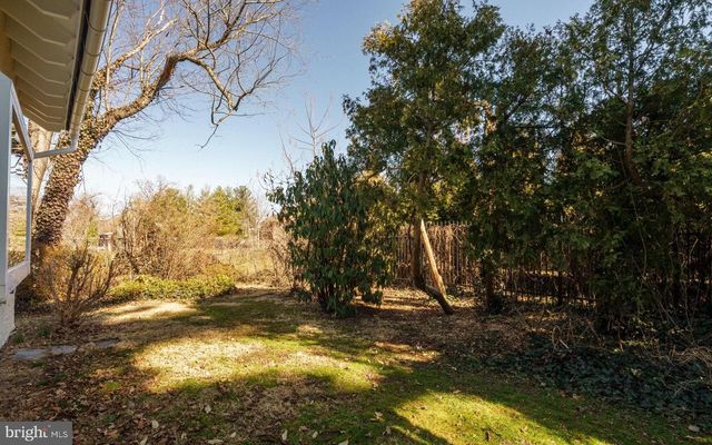 3010 FOXX LN, Philadelphia, PA 19144