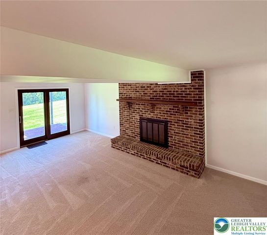 4943 Washington Street, Washington Twp, PA 18078