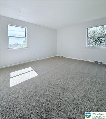 4943 Washington Street, Washington Twp, PA 18078