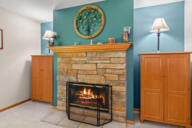 126 N Lapham Peak ROAD, Delafield, WI 53018