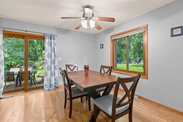 126 N Lapham Peak ROAD, Delafield, WI 53018