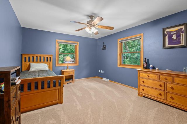 126 N Lapham Peak ROAD, Delafield, WI 53018