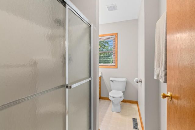 126 N Lapham Peak ROAD, Delafield, WI 53018