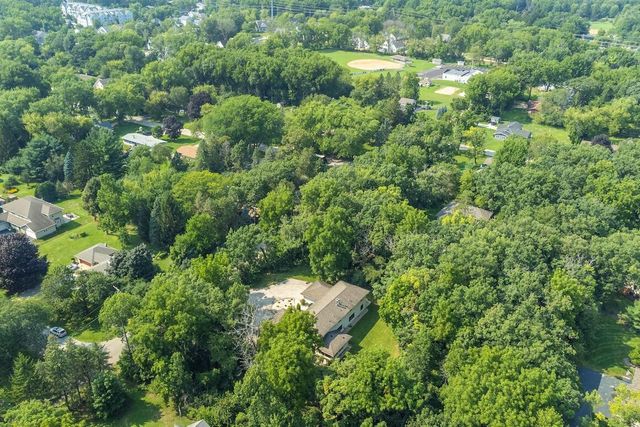 126 N Lapham Peak ROAD, Delafield, WI 53018