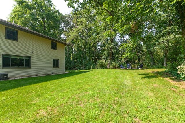 126 N Lapham Peak ROAD, Delafield, WI 53018