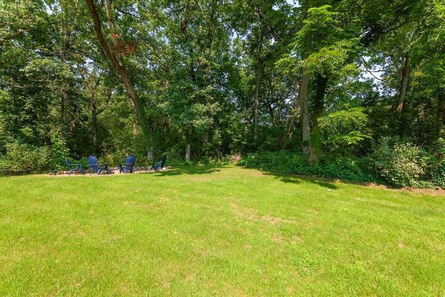 126 N Lapham Peak ROAD, Delafield, WI 53018