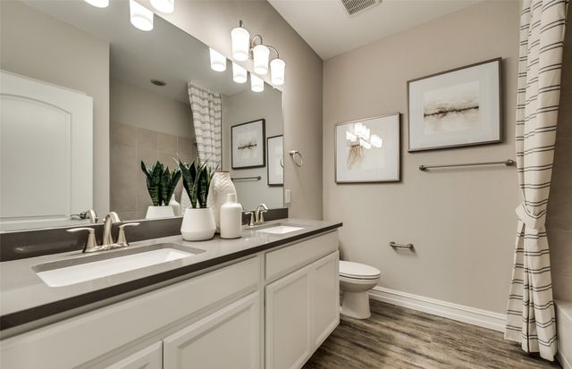 11204 Bolsover Boulevard, Fort Worth, TX 76052