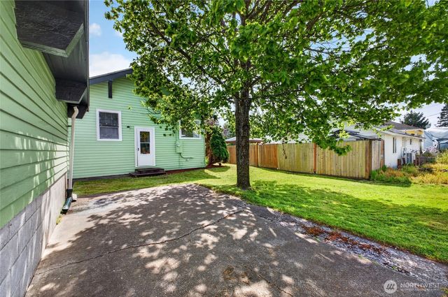 3026 Porter Street, Enumclaw, WA 98022