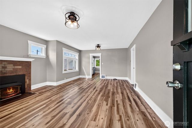 3026 Porter Street, Enumclaw, WA 98022