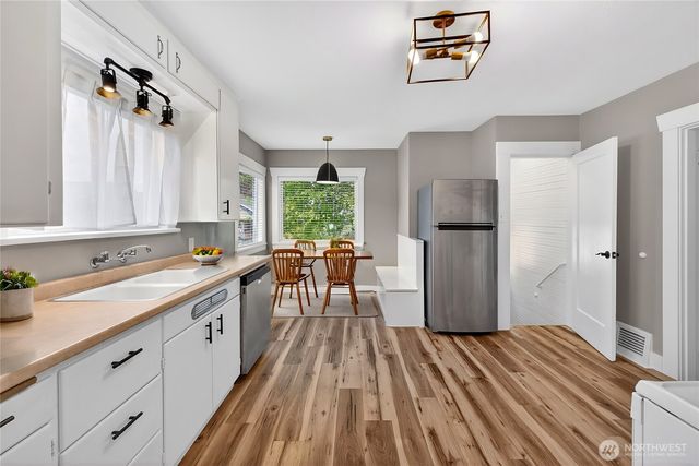 3026 Porter Street, Enumclaw, WA 98022