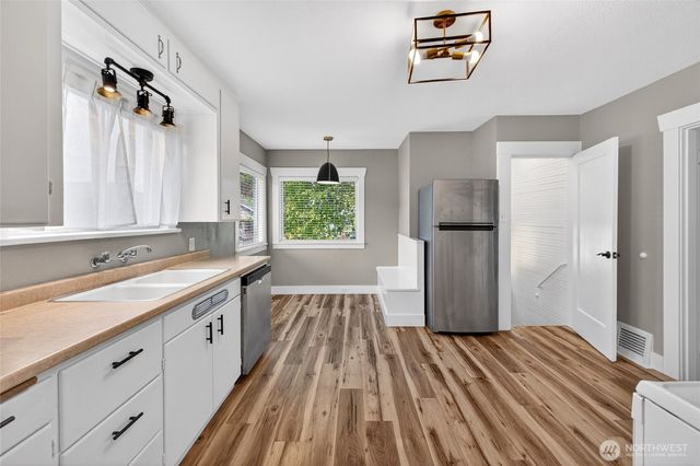 3026 Porter Street, Enumclaw, WA 98022