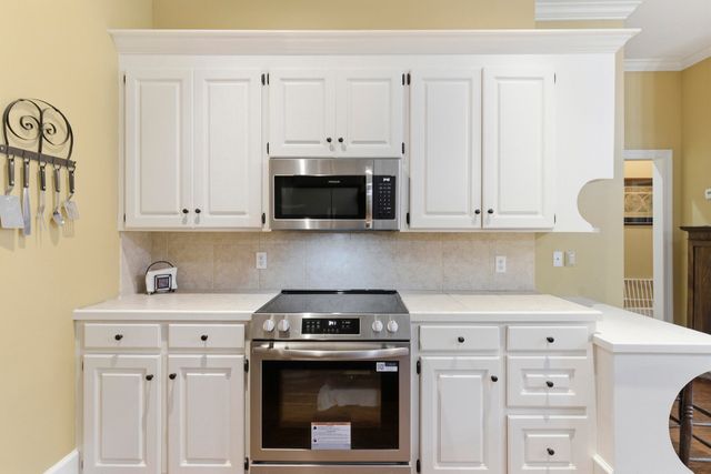 78 Summertree Pl, Hattiesburg, MS 39402