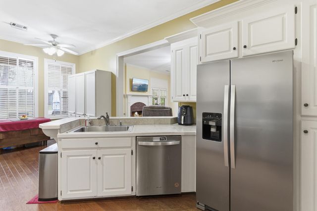 78 Summertree Pl, Hattiesburg, MS 39402