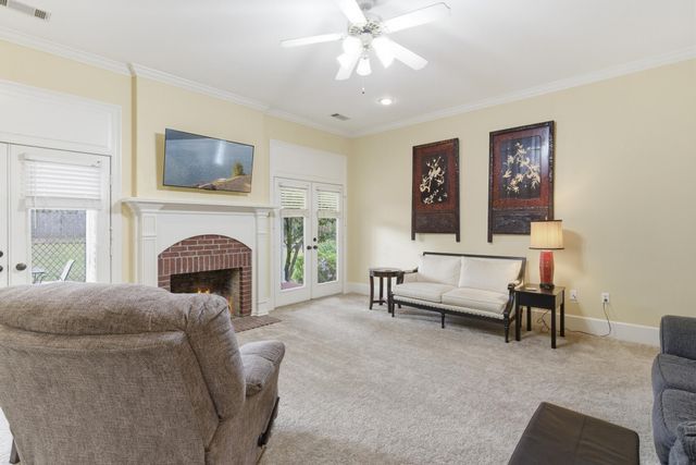 78 Summertree Pl, Hattiesburg, MS 39402