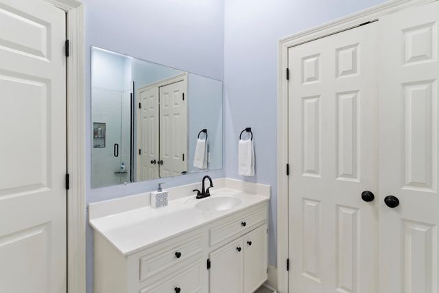 78 Summertree Pl, Hattiesburg, MS 39402