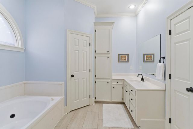 78 Summertree Pl, Hattiesburg, MS 39402