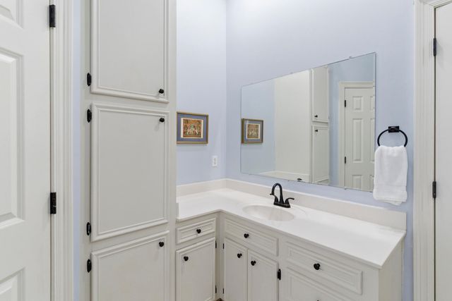 78 Summertree Pl, Hattiesburg, MS 39402