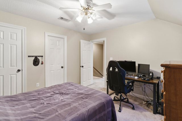 78 Summertree Pl, Hattiesburg, MS 39402