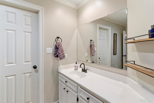 78 Summertree Pl, Hattiesburg, MS 39402