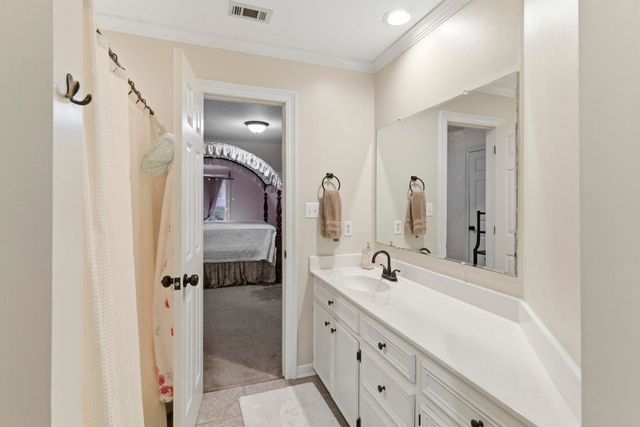 78 Summertree Pl, Hattiesburg, MS 39402