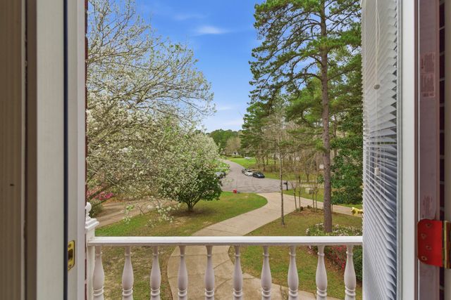 78 Summertree Pl, Hattiesburg, MS 39402