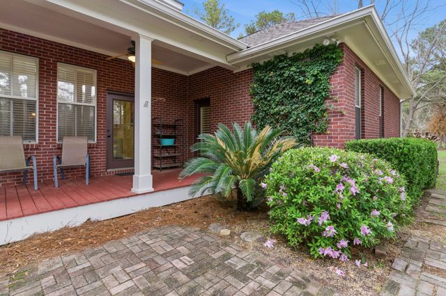 78 Summertree Pl, Hattiesburg, MS 39402